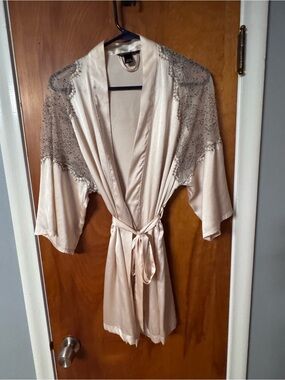 Victoria's Secret Satin Lace-Trim Robe - Cream & Black